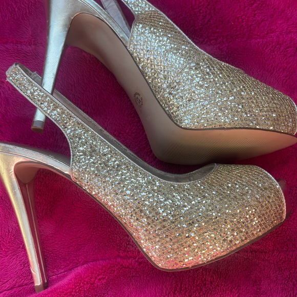 Super Sparkly A.N.A Gold Stilotes with Peep Toe - Picture 5 of 5